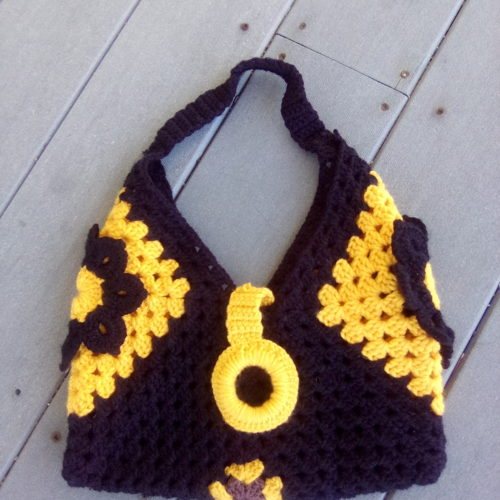 Chic Black and Yellow Crochet Shoulder Bag - Picture 3 of 4